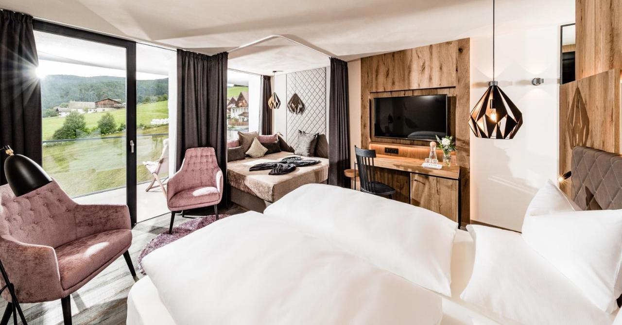 Sonnenberg Panorama Dolomites Wellbeing Hotel Maranza Exterior photo