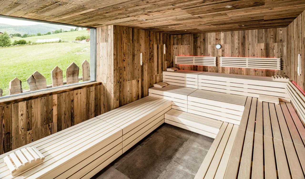 Sonnenberg Panorama Dolomites Wellbeing Hotel Maranza Exterior photo